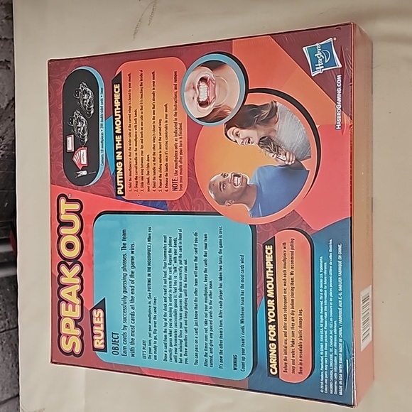 Hasbro Speak Out Board Game Family Fun Gift Ridiculous 10 Mouthpieces New Sealed - Picture 5 of 5